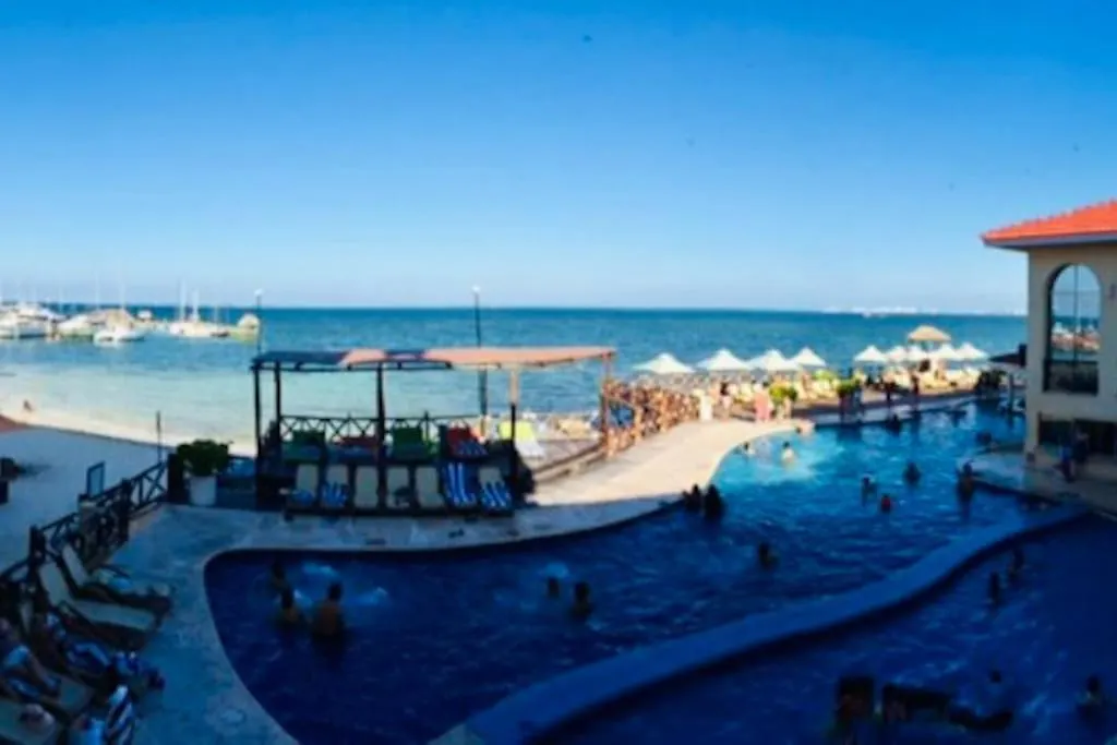 Punta Me Apartment Beach Front In The Hotel & Waterpark Cancun