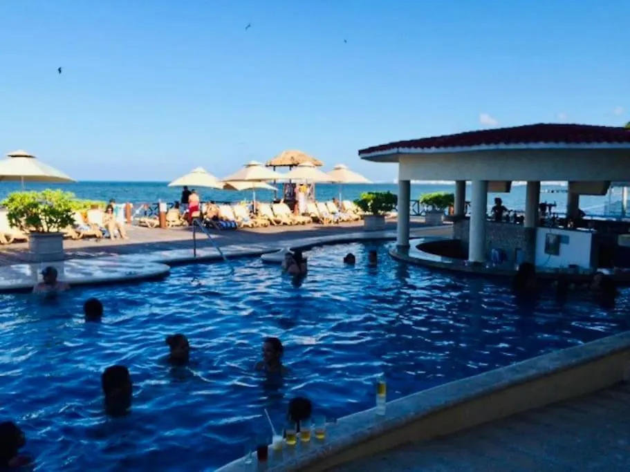 Punta Me Apartment Beach Front In The Hotel & Waterpark Cancun